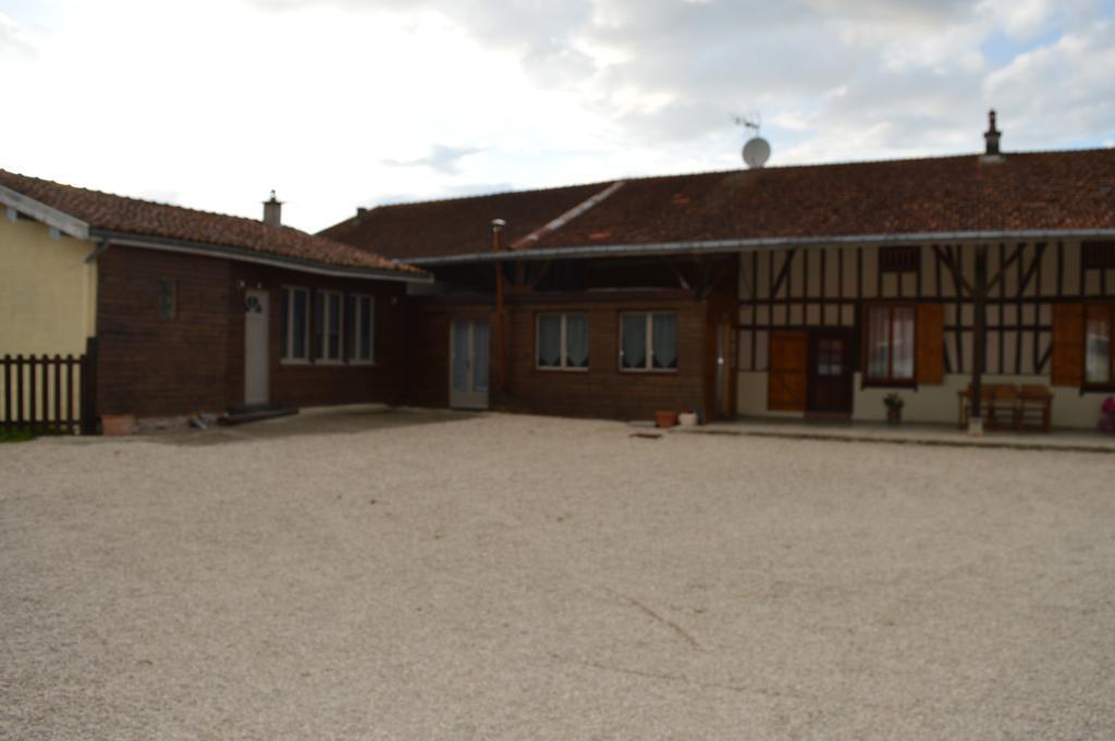 Au Passage Des Grues Bed & Breakfast Drosnay Eksteriør bilde